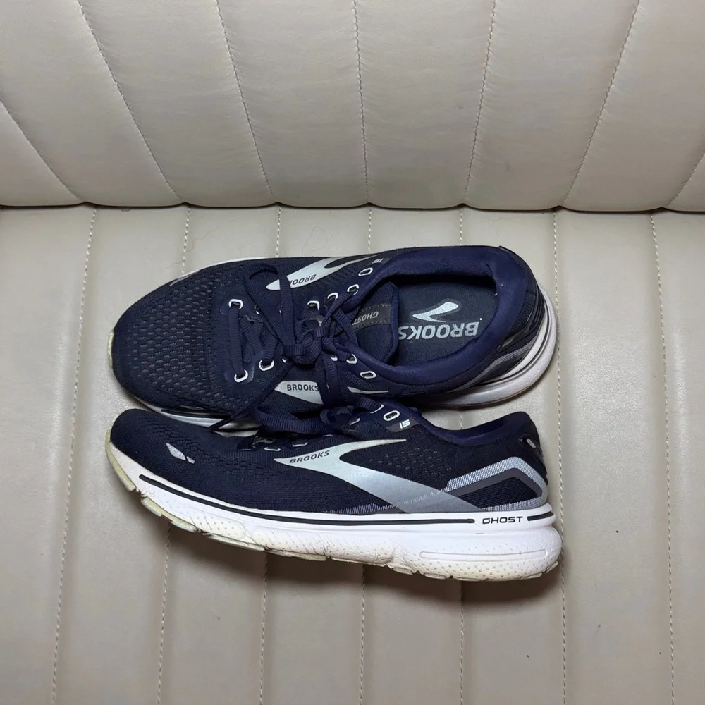Brooks athletic running